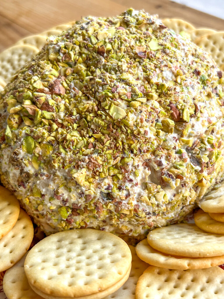 Pear and Fig Cheeseball